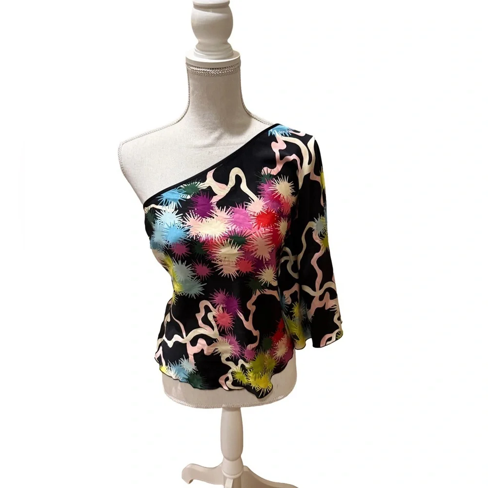Trina Turk One Shoulder Silk Starburst Print Top M ✨ - Picture 3 of 12